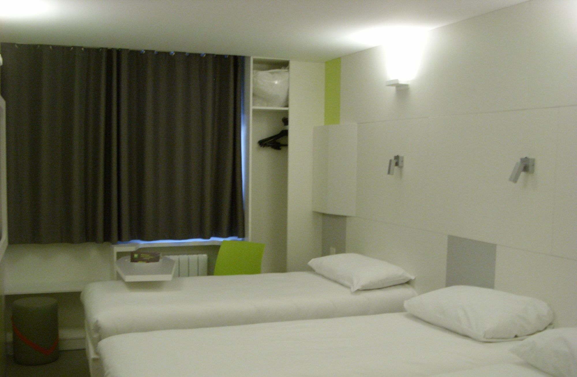Отель Ibis Styles Paris Saint Ouen Экстерьер фото