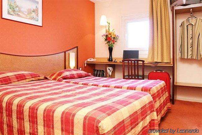 Отель Ibis Styles Paris Saint Ouen Номер фото