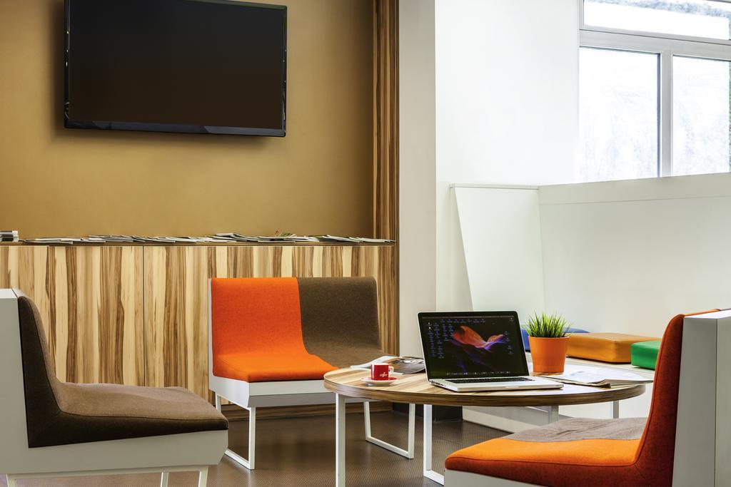 Отель Ibis Styles Paris Saint Ouen Экстерьер фото