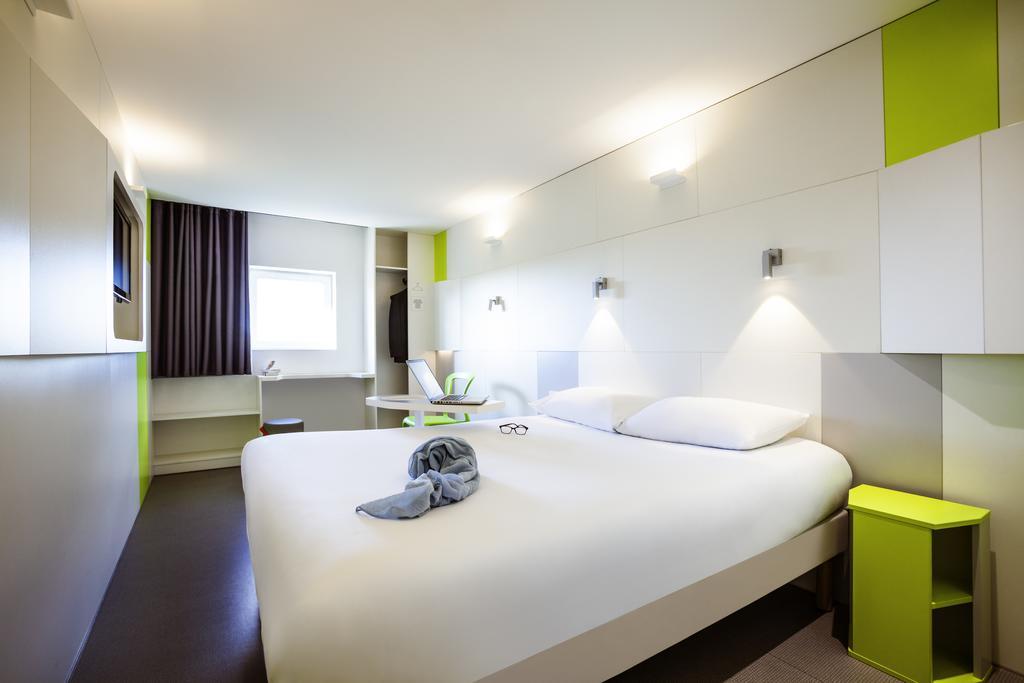 Отель Ibis Styles Paris Saint Ouen Экстерьер фото