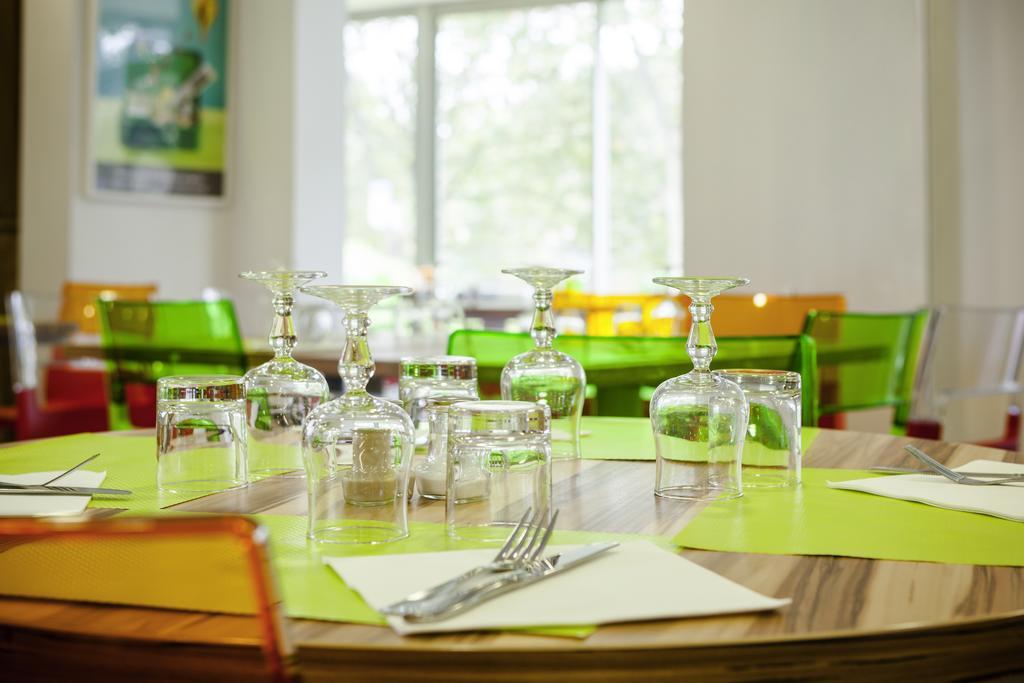 Отель Ibis Styles Paris Saint Ouen Экстерьер фото