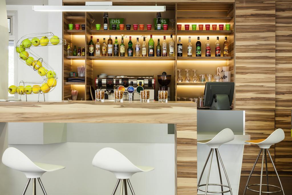 Отель Ibis Styles Paris Saint Ouen Экстерьер фото