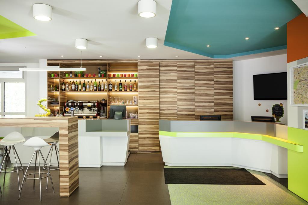 Отель Ibis Styles Paris Saint Ouen Экстерьер фото