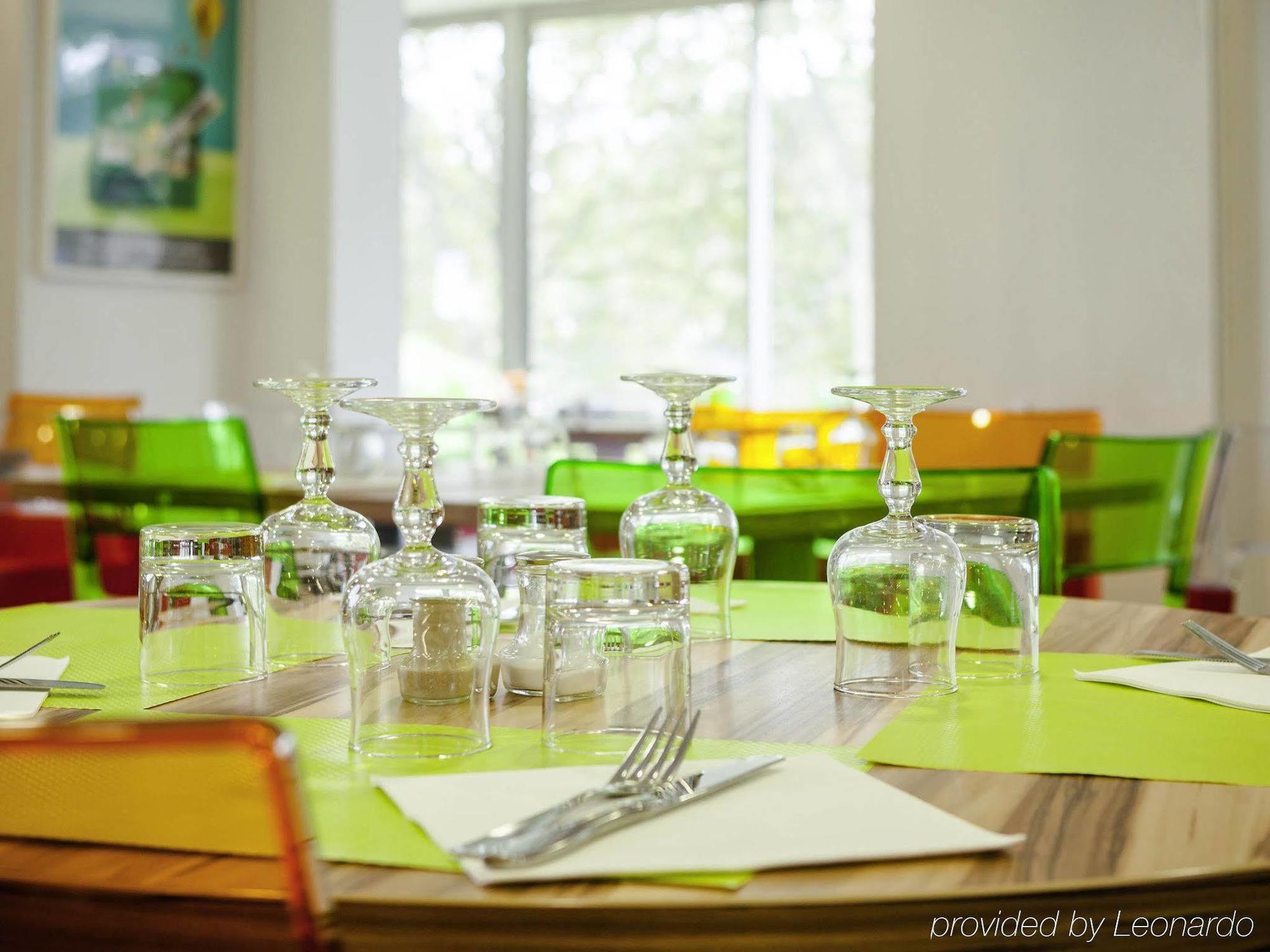 Отель Ibis Styles Paris Saint Ouen Экстерьер фото