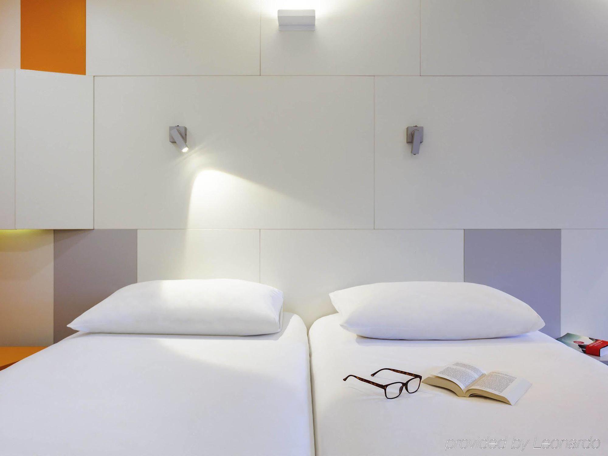 Отель Ibis Styles Paris Saint Ouen Экстерьер фото