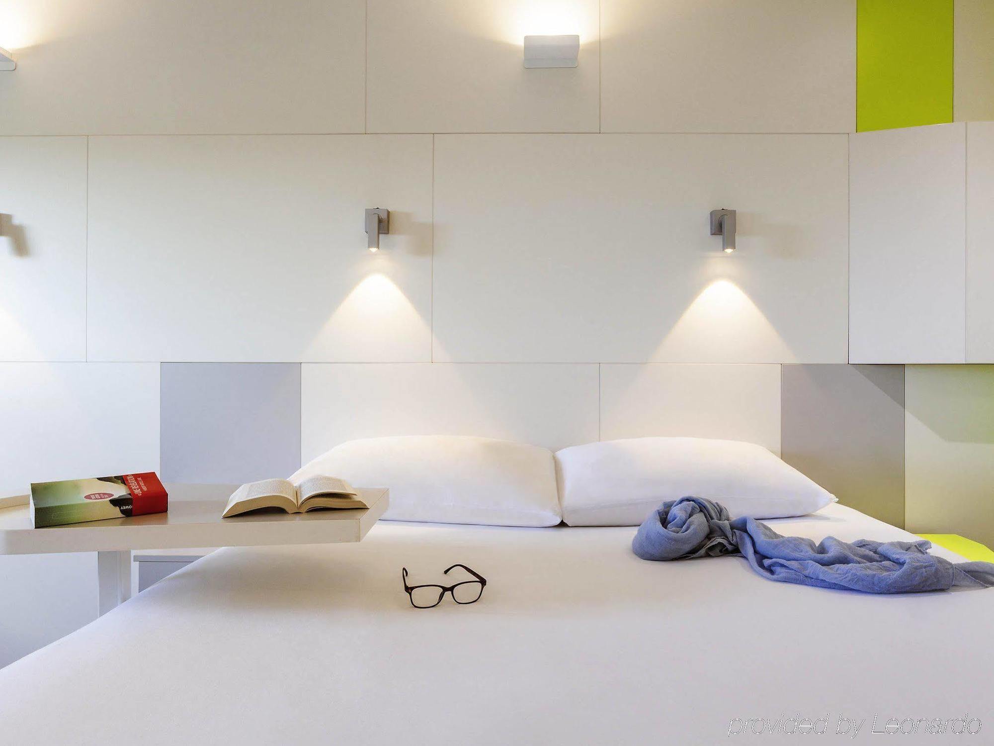 Отель Ibis Styles Paris Saint Ouen Экстерьер фото