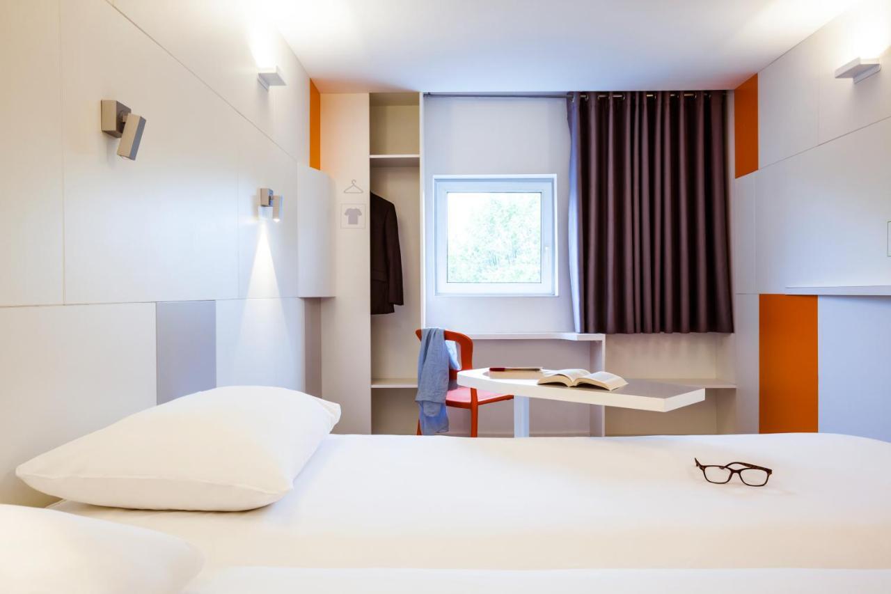 Отель Ibis Styles Paris Saint Ouen Экстерьер фото
